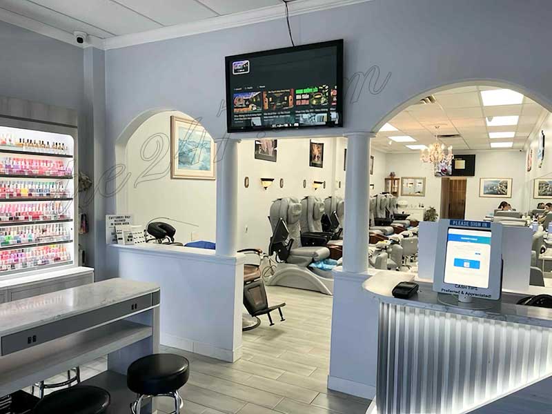Cần sang tiệm nail tại Jacksonville, Florida