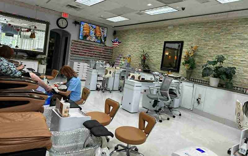 Cần sang tiệm nail tại North Miami Beach, Florida