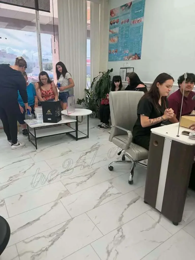 SANG GẤP TIỆM NAIL MARYLAND – GIÁ CHỈ $50k, CÒN THƯƠNG LƯỢNG! tại... tại Hagerstown, Maryland - hình 2