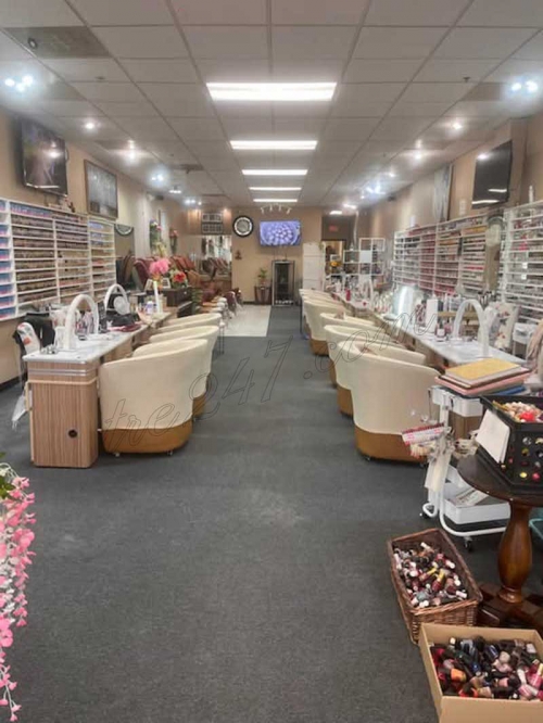Sang Tiệm Nails Cincinnati, Ohio - Rent Hợp Lý - hình 2