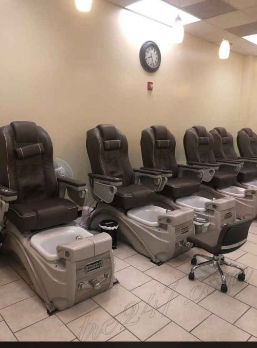 Sang Tiệm Nails Tại Grand Rapids, Michigan - hình 3